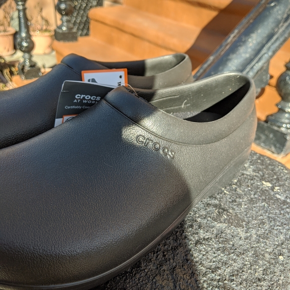 Crocs - Picture 12 of 16